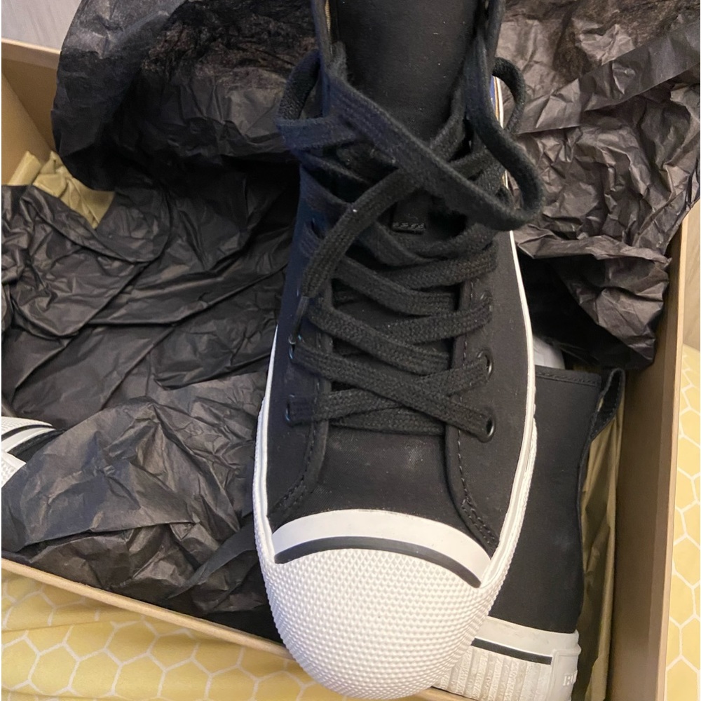 Burberry hightop sneakers - Picture 2 of 6